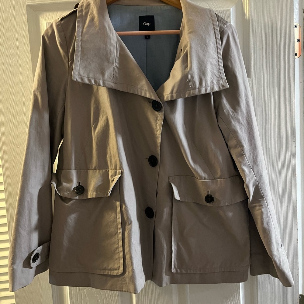GAP Women's Classic Beige Trench Coat
